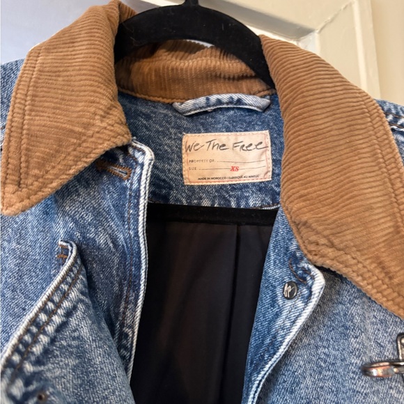 We The Free Free People Blue Denim Barn Jacket with Tan Collar - Picture 5 of 6